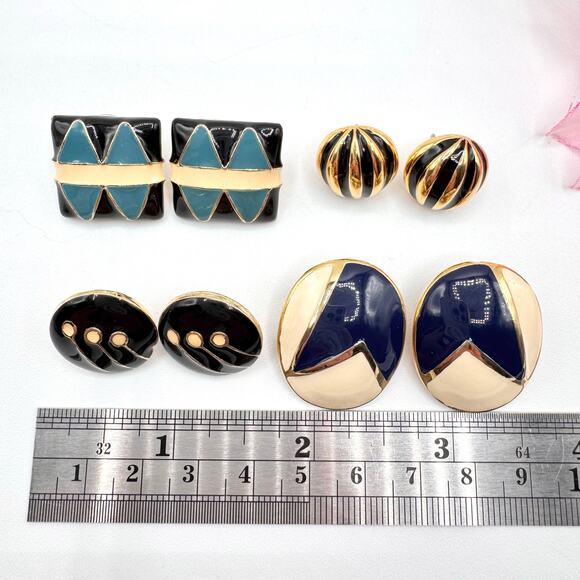 Vintage Geometric Enamel Earring Lot Retro 80s 90s Mod Runway Chic 4 Pair Fun - Picture 12 of 12